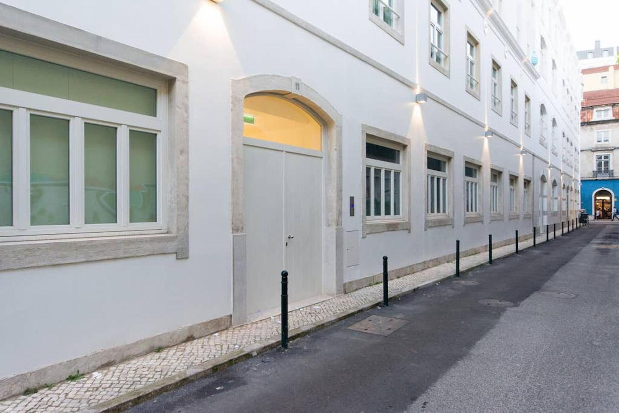 Wave Of Light In Lisbon By Innkeeper Exterior photo